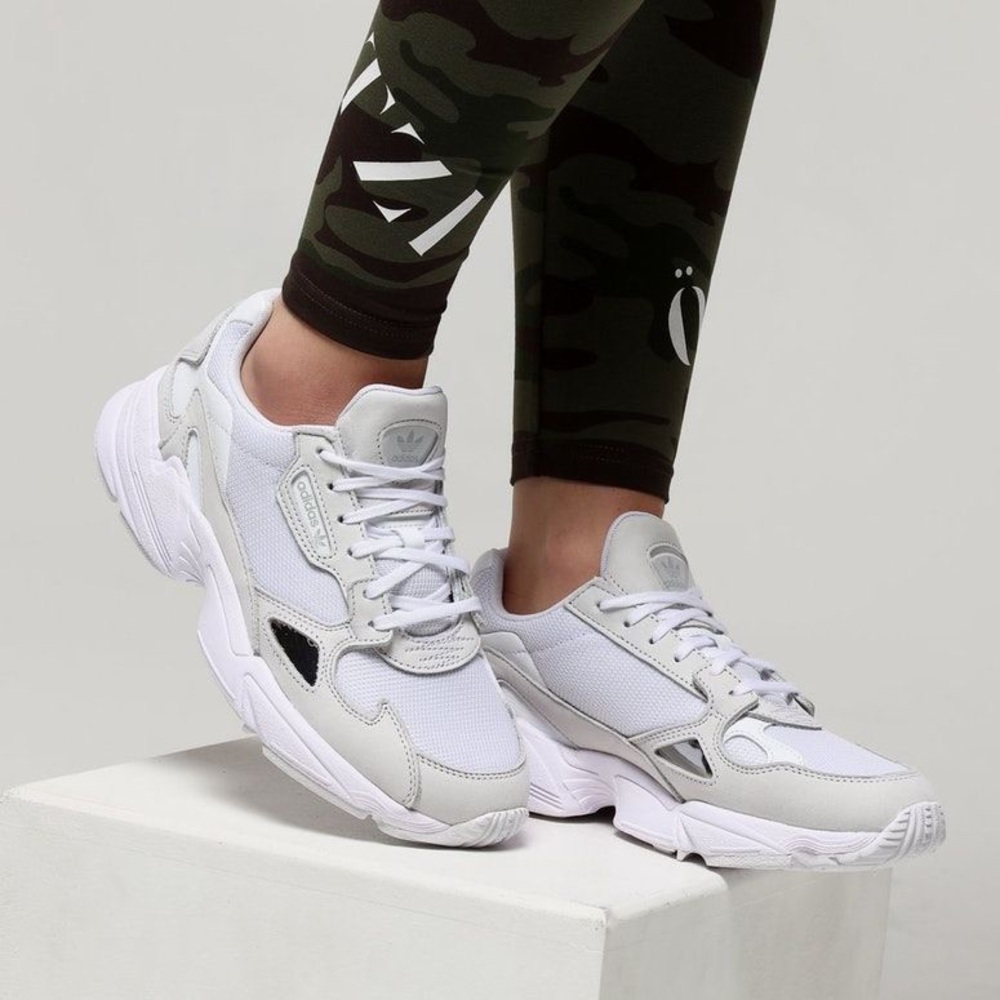 Adidas falcon